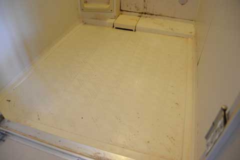 浴室リフォーム マンションユニットバス 床貼施工前